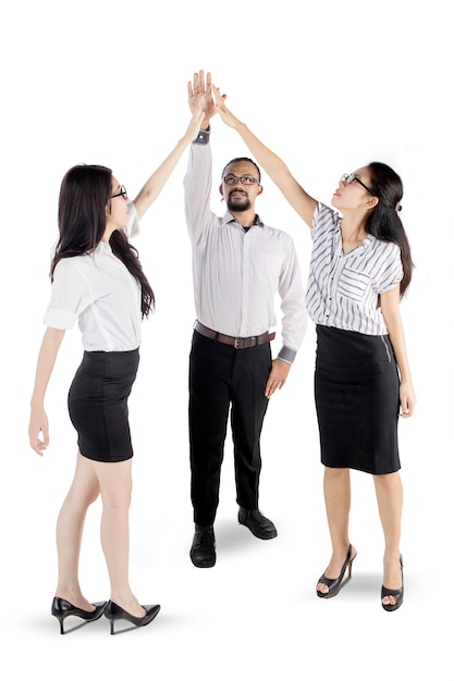 equipo celebrando logro